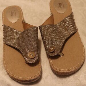 GH Bass & Co Opal Gold Shimmer Wedge Flip Flops Women's Size 8